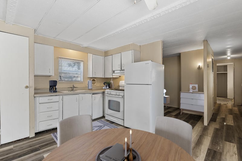 501 W Forest St #18, Belle Plaine, MN 56011