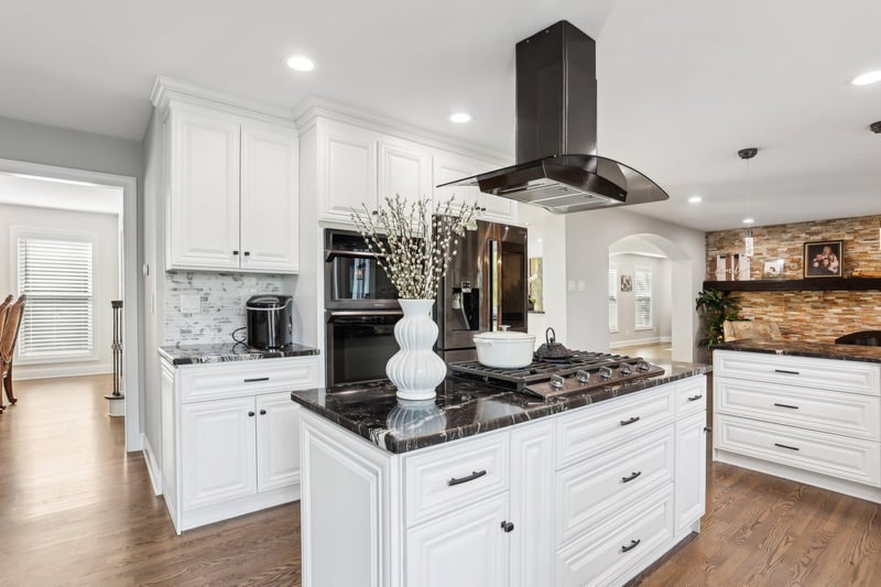 400 Sycamore Ln N, Plymouth, MN 55441