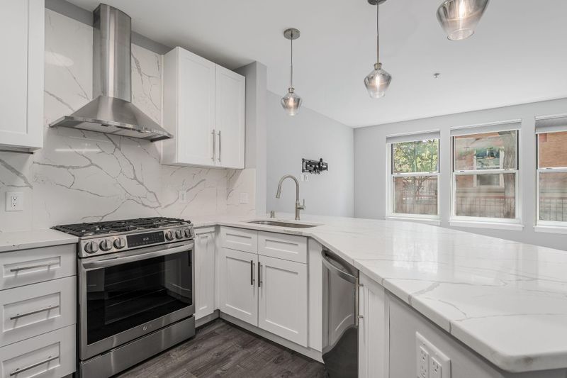 675 N 1st St #123, Minneapolis, MN 55401