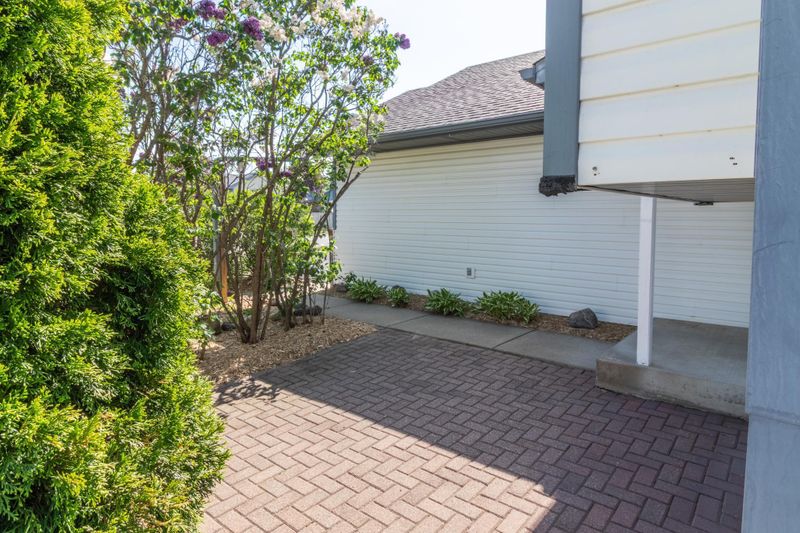 701 Sunwood Park Dr, Waite Park, MN 56387
