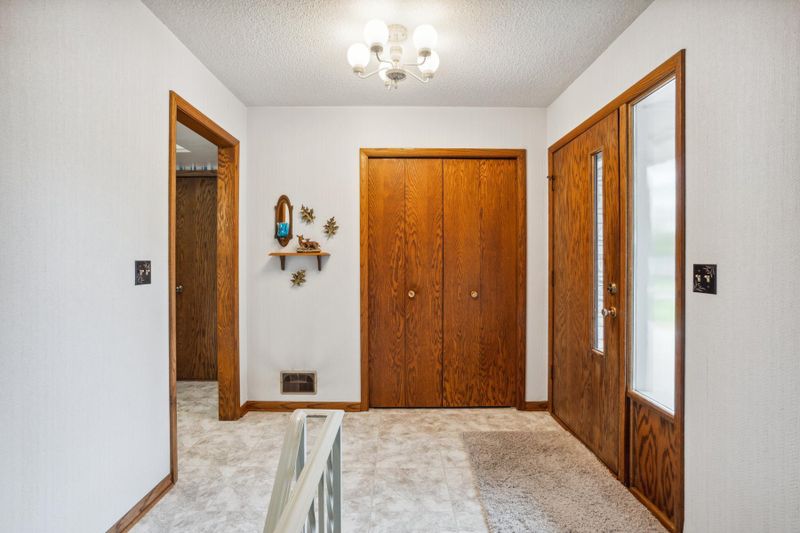 4624 Ensign Ave N, New Hope, MN 55428