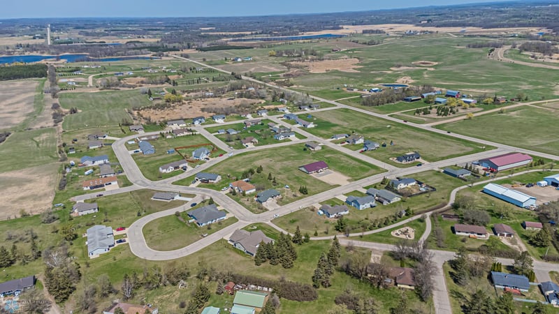 706 10th St, Frazee, MN 56544