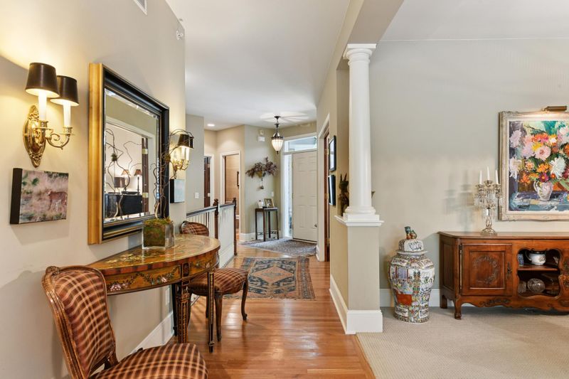 6030 Clarion Cir, Minnetonka, MN 55343
