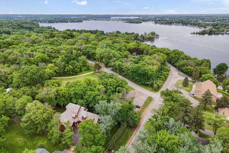 1130 N Shore Dr W, Orono, MN 55364