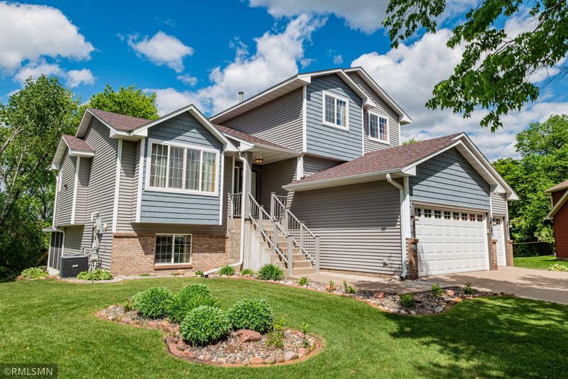 155 Palomino Ln, Circle Pines, MN 55014
