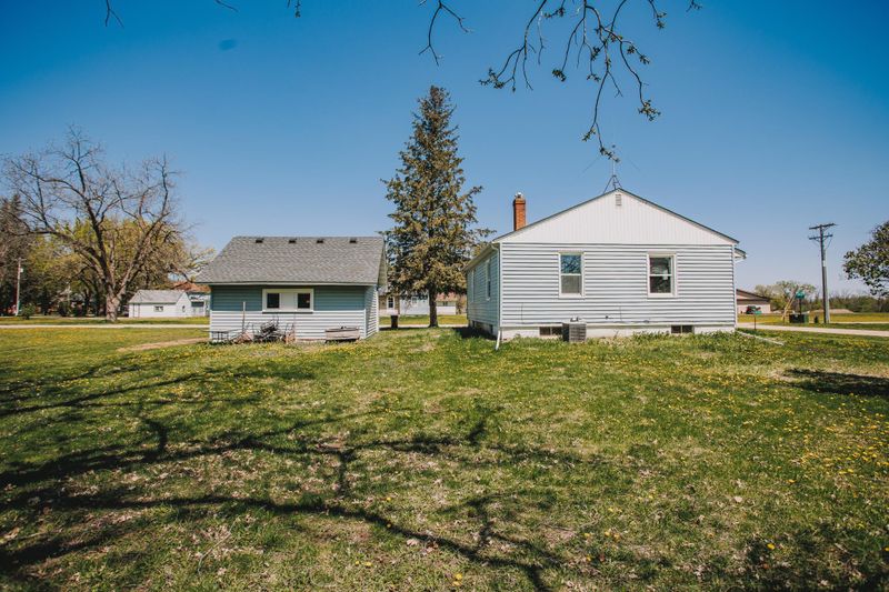 26593 541st Ave, Lansing, MN 55950