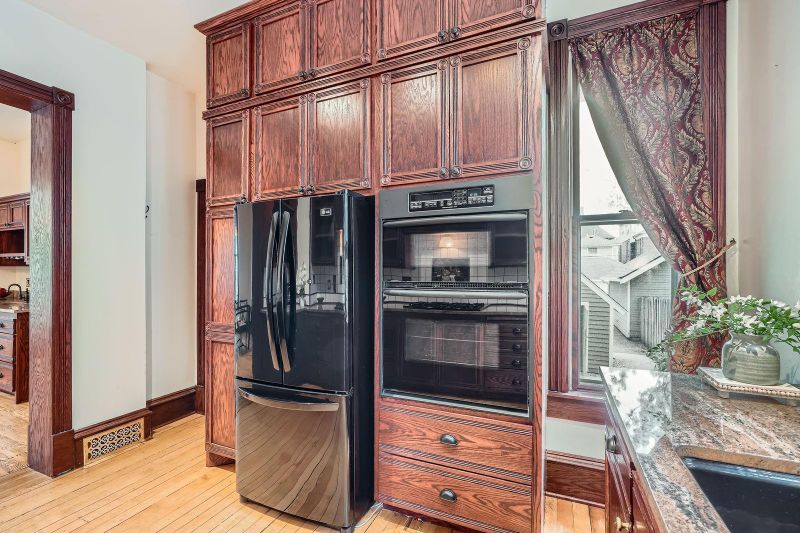 402 Laurel Ave #1, Saint Paul, MN 55102