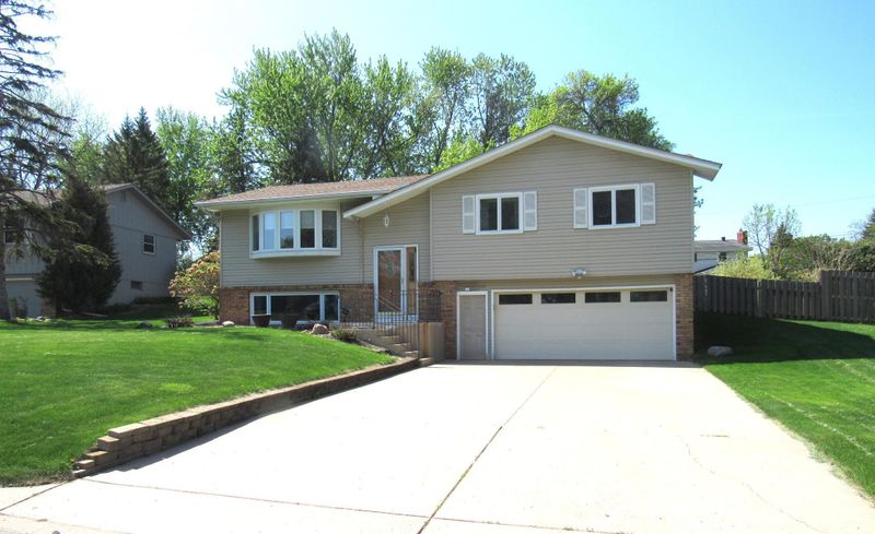 9331 46th Ave N, New Hope, MN 55428