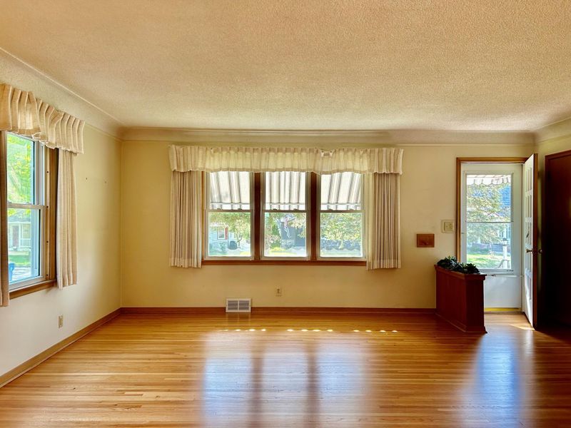 5609 Abbott Ave S, Edina, MN 55410