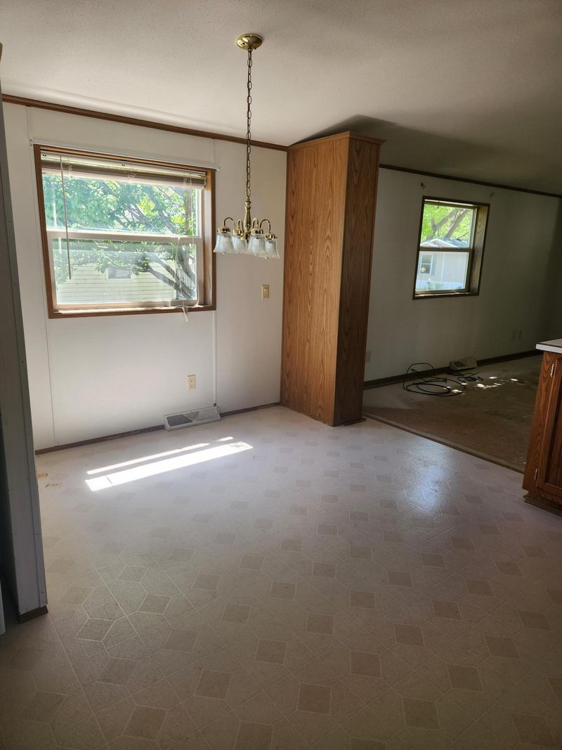 102 Jaybee Ln, Mankato, MN 56001