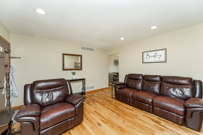 952 16 1/4 St SE, Rochester, MN 55904