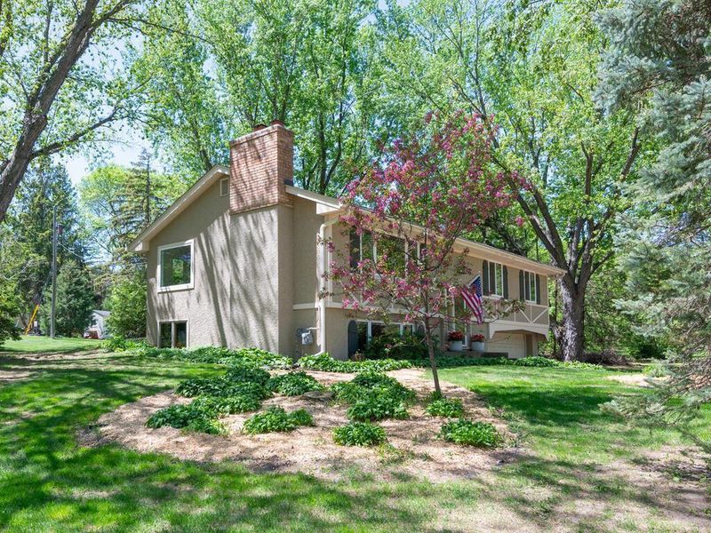 12875 Castleview Ct, Minnetonka, MN 55305