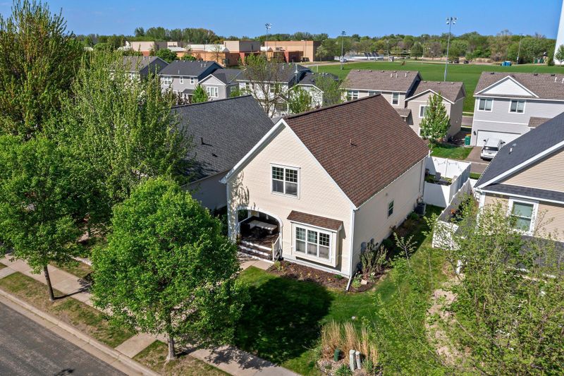 2737 Faulkner Dr, Chaska, MN 55318
