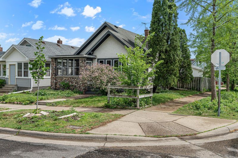 1156 Charles Ave, Saint Paul, MN 55104