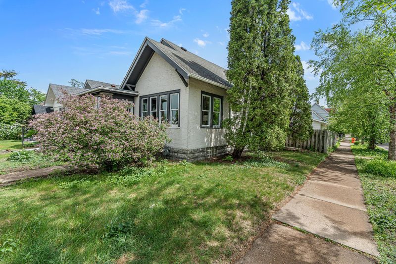 1156 Charles Ave, Saint Paul, MN 55104