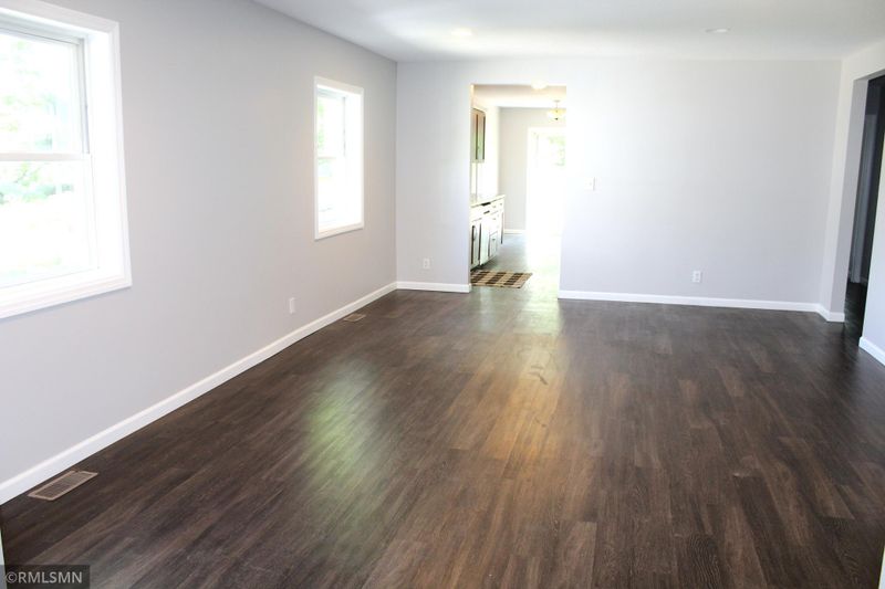 1310 Pacific St, Saint Paul, MN 55106