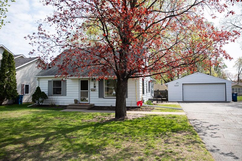 7227 Columbus Ave S, Richfield, MN 55423