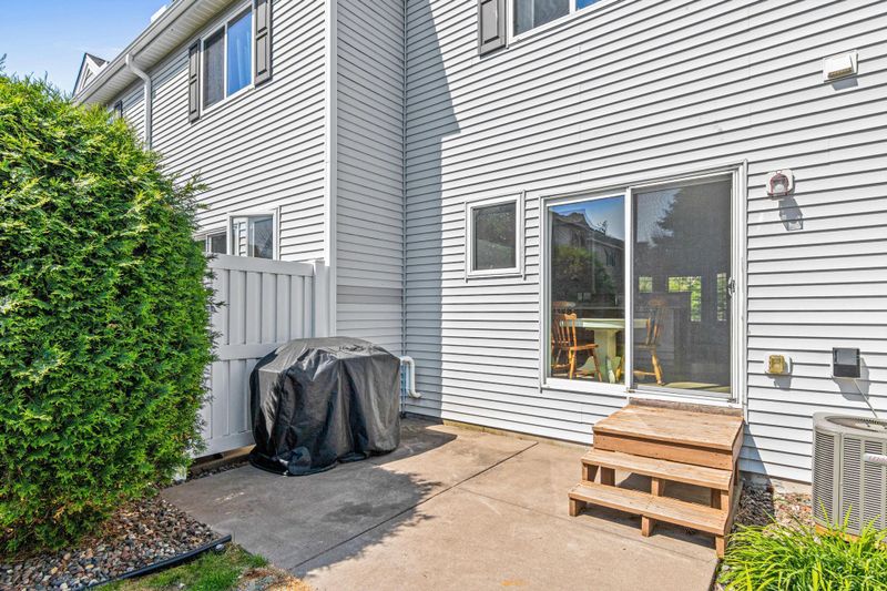 4947 Emmit Dr N #4, Hugo, MN 55038