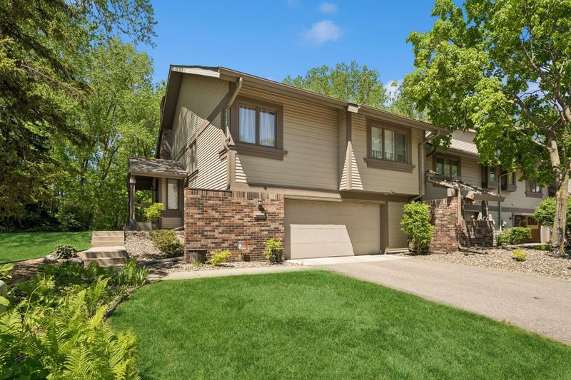 9206 Decatur Ave S, Bloomington, MN 55438
