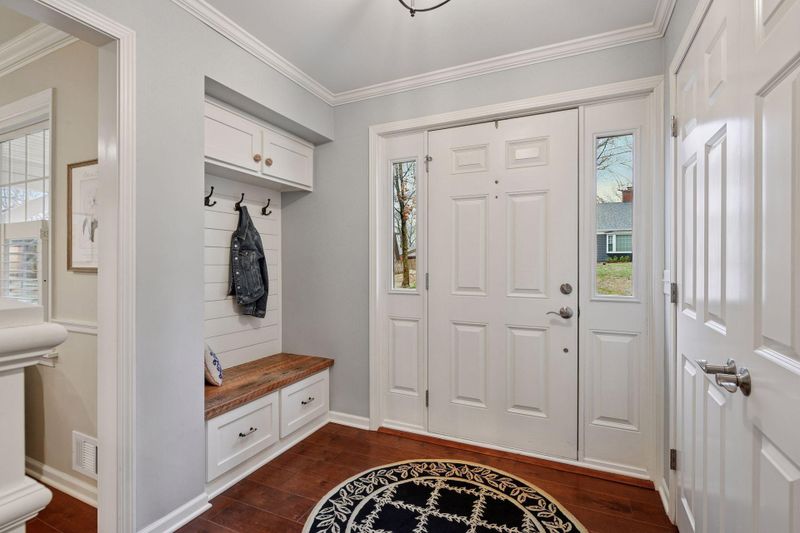 4685 Lakeway Ter, Excelsior, MN 55331
