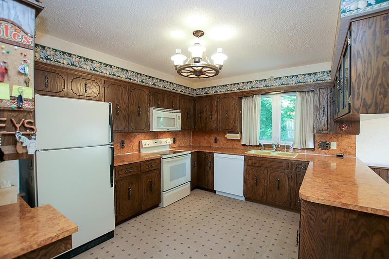 631 Mowbray St, Stewart, MN 55385