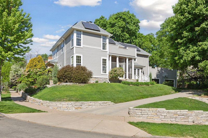 703 Linwood Ave, Saint Paul, MN 55105