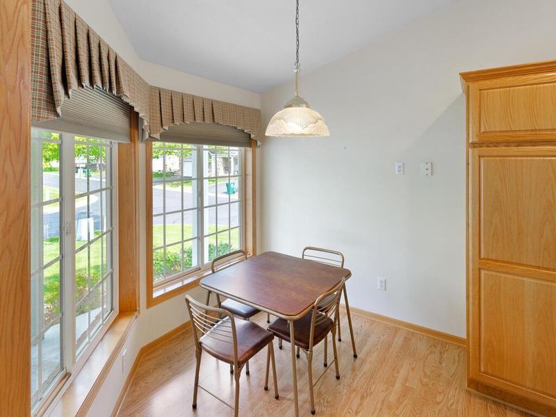 663 Regent Ln, Waconia, MN 55387