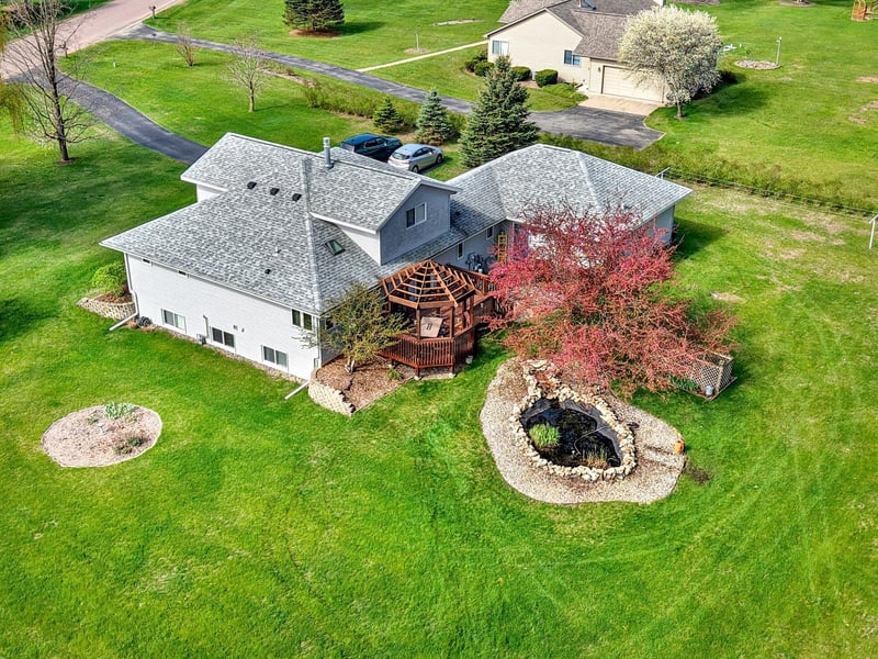 N13724 Buckskin Rd, Trempealeau, WI 54661
