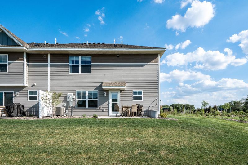 404 Locke Pointe Dr NE, Fridley, MN 55432