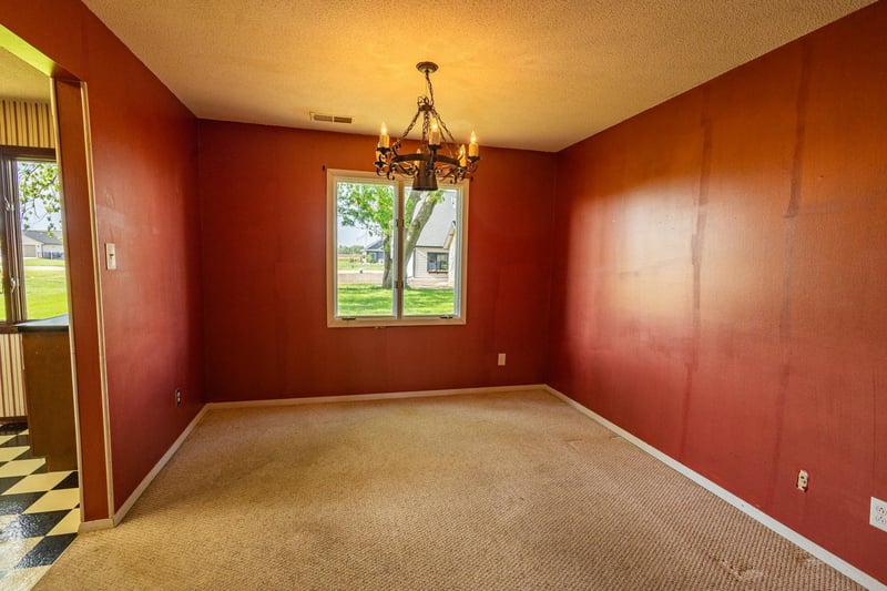 500 NW Lincoln St, Adams, MN 55909