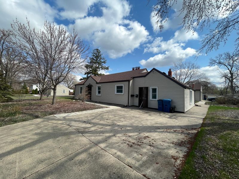 9917 2nd Ave S, Bloomington, MN 55420