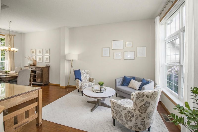 4132 Oakbrooke Curve, Eagan, MN 55122