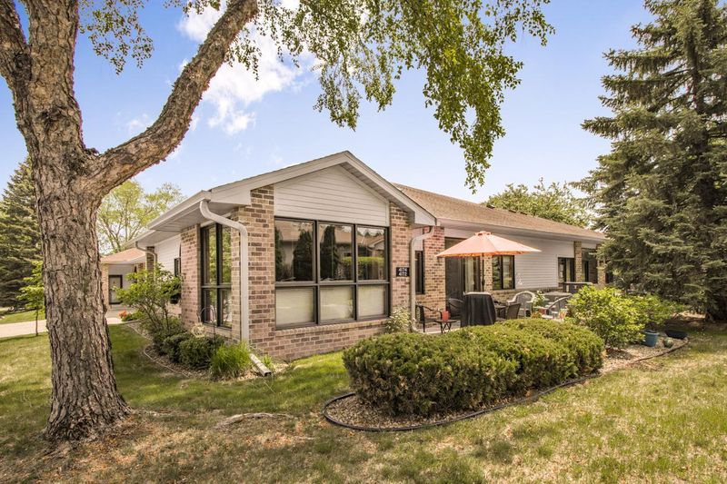 4172 Arbor Ln, Eagan, MN 55122
