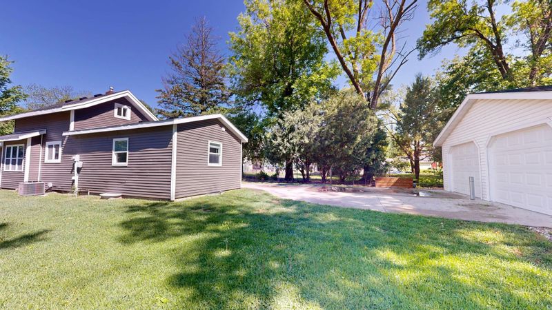 711 3rd St SE, Willmar, MN 56201