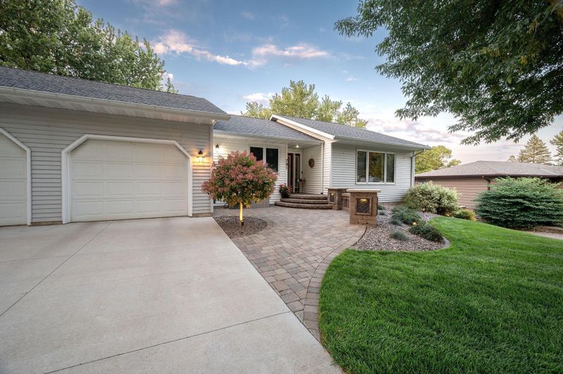 791 Highland Rd, Windom, MN 56101
