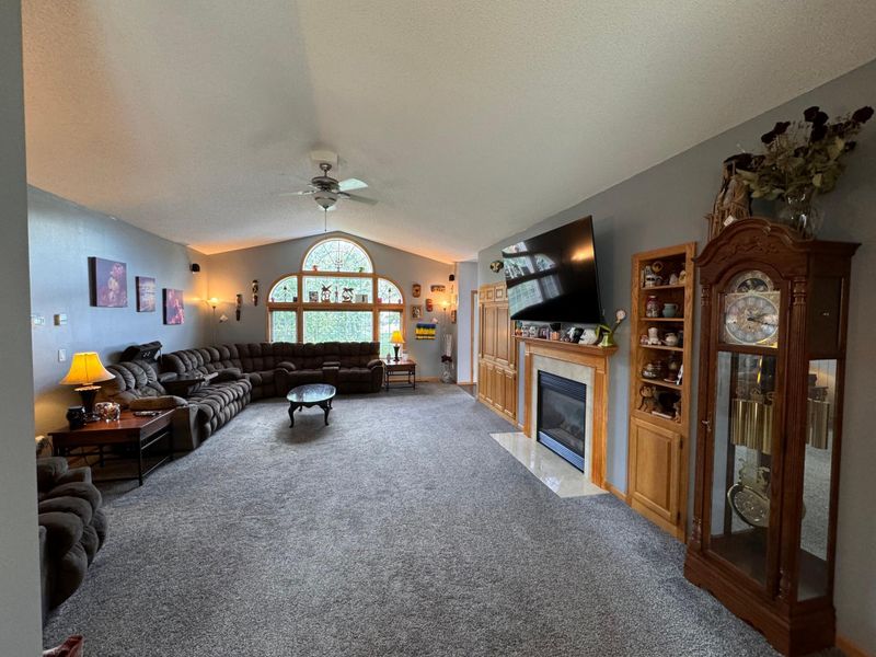 6158 Forest Boulevard Trl, Wyoming, MN 55092