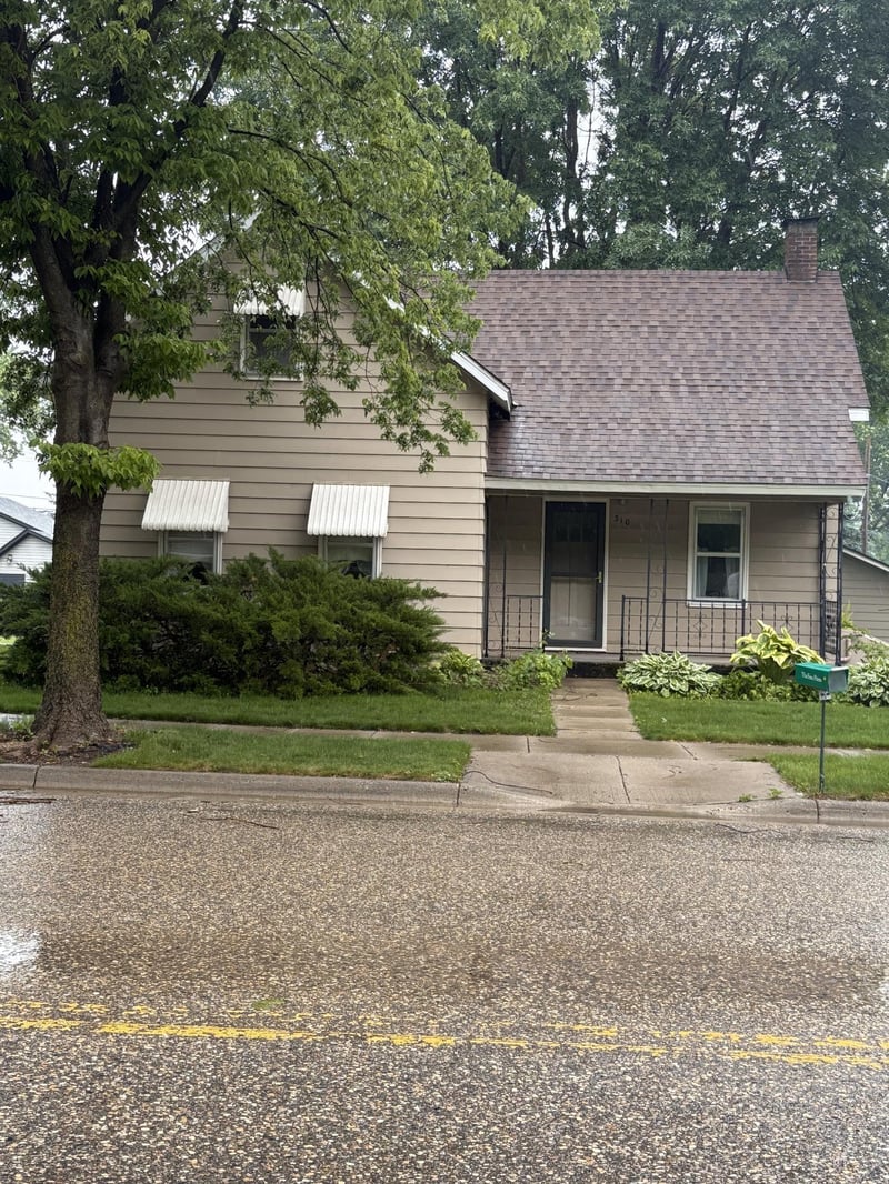 310 S 5th St, Henderson, MN 56044