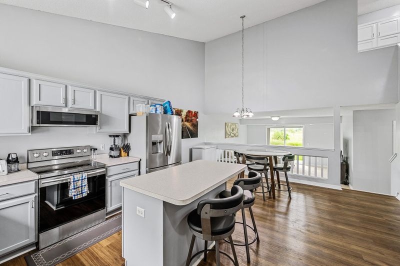 1527 Dublin Ct, Shakopee, MN 55379