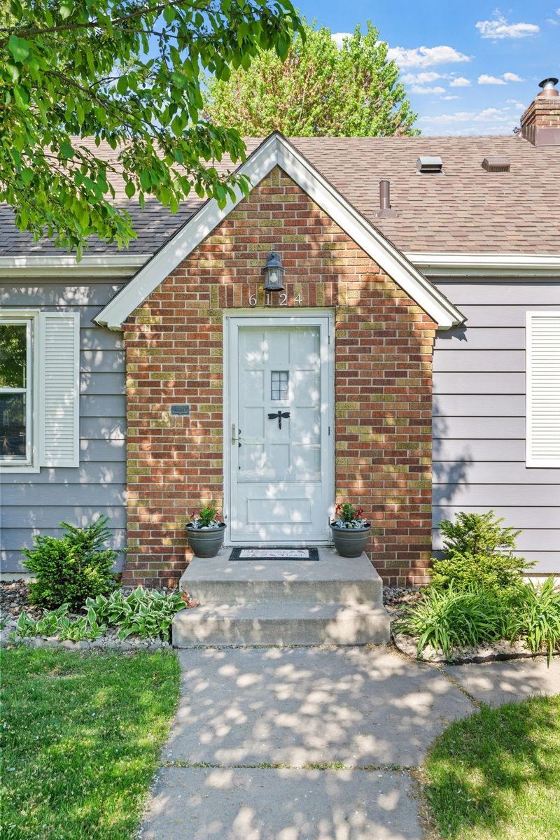 6124 3rd Ave S, Minneapolis, MN 55419