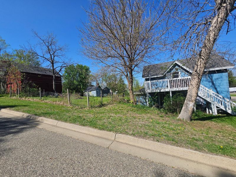 201 Park St W, Cannon Falls, MN 55009