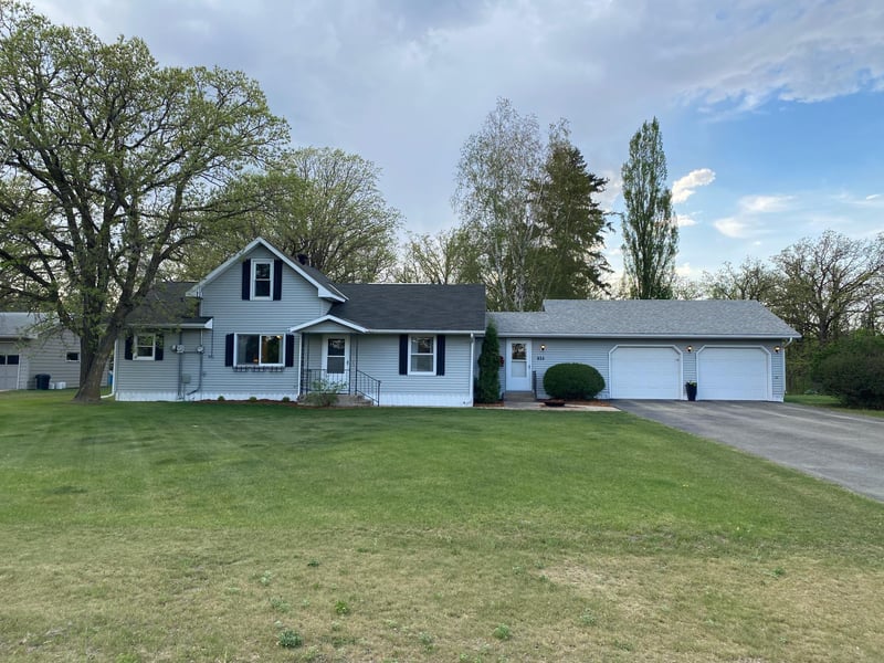 635 N Main St, Badger, MN 56714