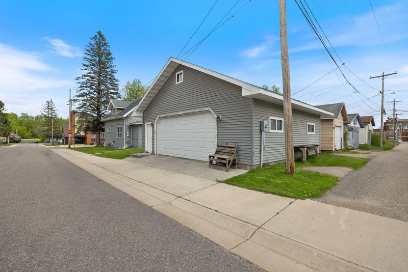 301 3rd St, Nashwauk, MN 55769