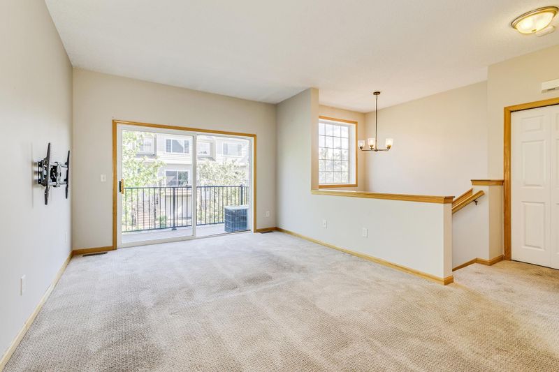 2383 Eagle Trace Ln, Woodbury, MN 55129