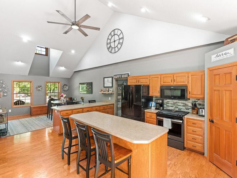 4060 Bunker Lake Blvd NE, Ham Lake, MN 55304