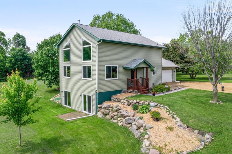 30553 Tern Ave, Shafer, MN 55074