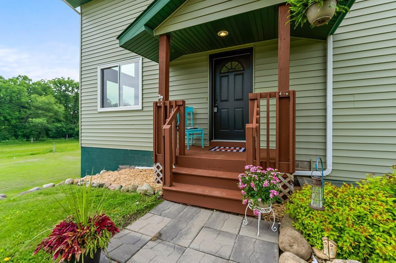 30553 Tern Ave, Shafer, MN 55074