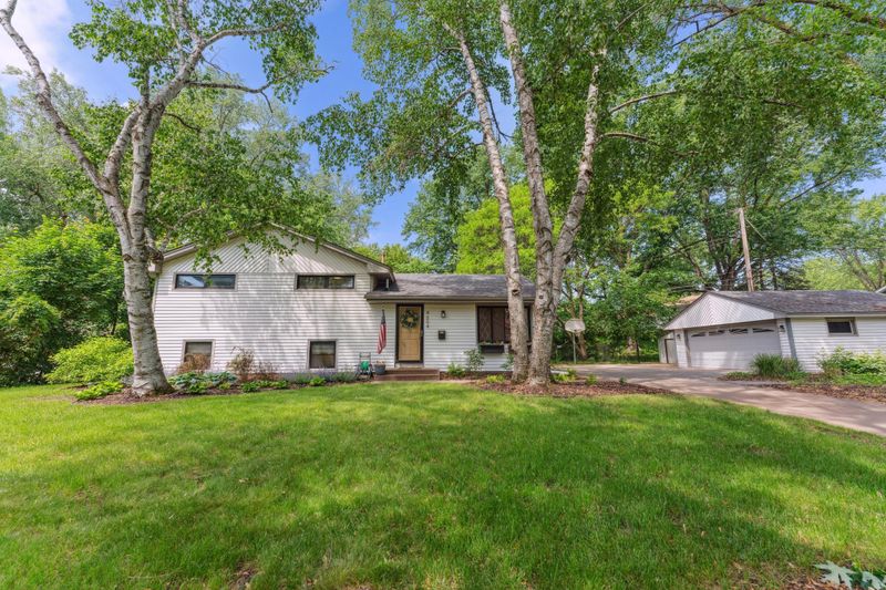 4664 Morris Ln, Bloomington, MN 55437