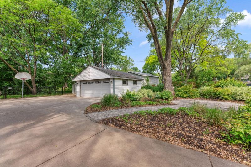 4664 Morris Ln, Bloomington, MN 55437