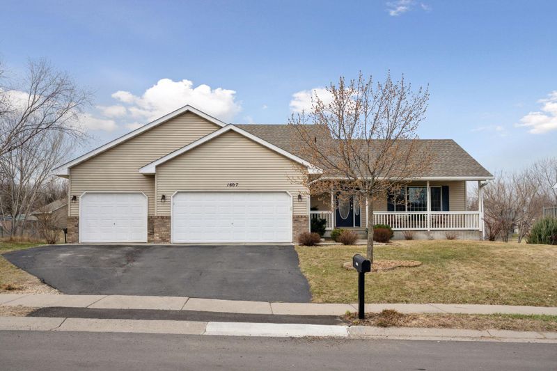 1607 Maple Ave, Buffalo, MN 55313