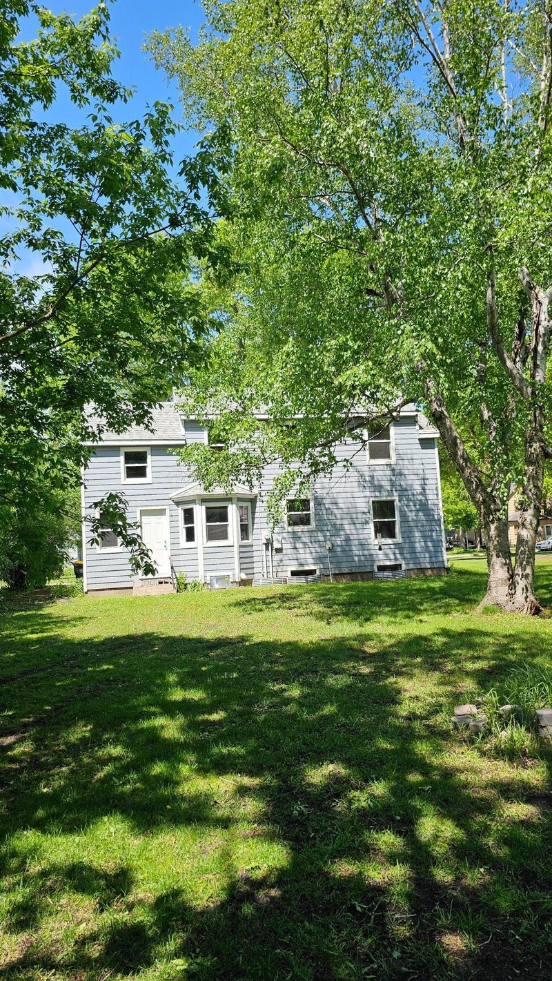 221 2nd St NE, Pennock, MN 56279